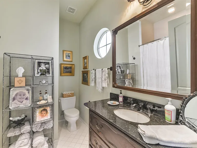 2712 Ferndale St — Photo 31