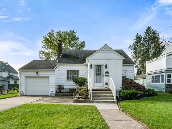 1560 Westerman Rd, Hermitage, PA 16148