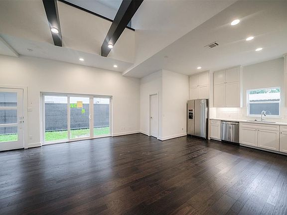 5th image of 7714 Jacquelyn Oaks Rd
