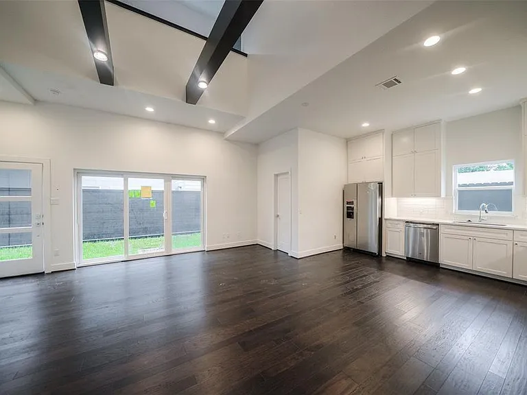 7714 Jacquelyn Oaks Rd — Photo 5