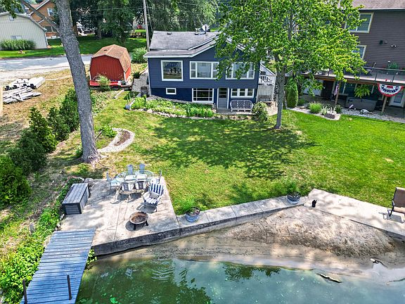 2nd image of 409 Lakeview Ct