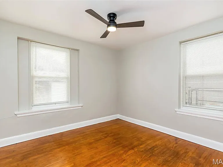8910 Gravois Rd — Photo 11