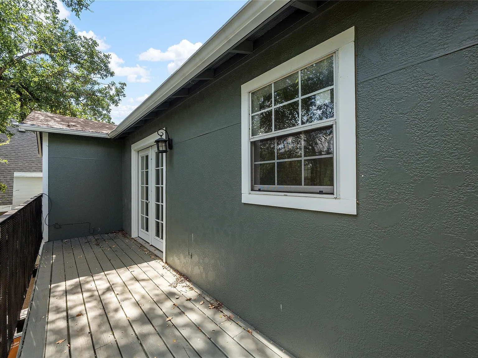3 bed, 2.0 bath, 2232 sqft, $3,200 — Photo 4