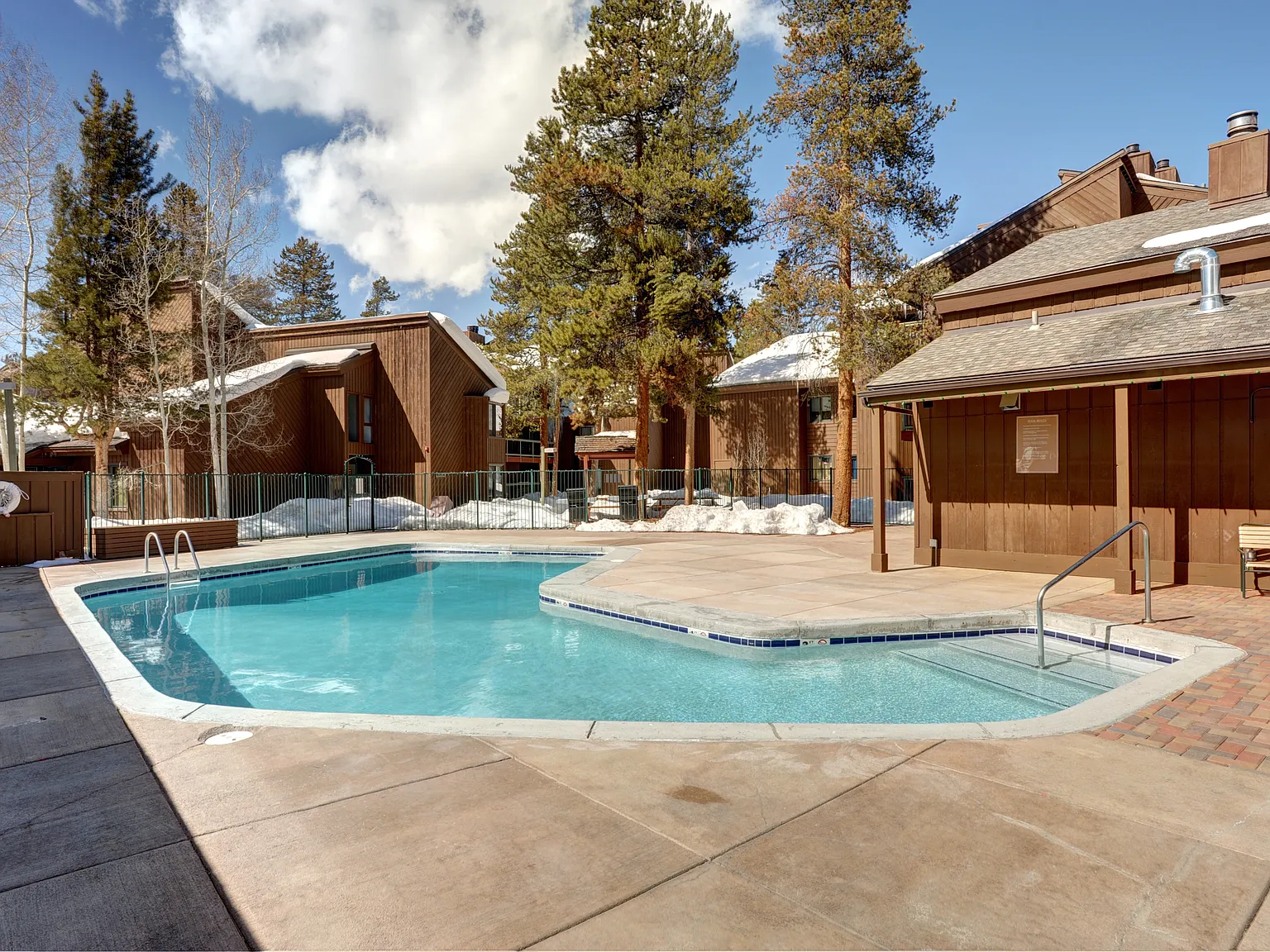 2 bed, 1.5 bath, 718 sqft, $2,600 — Photo 2