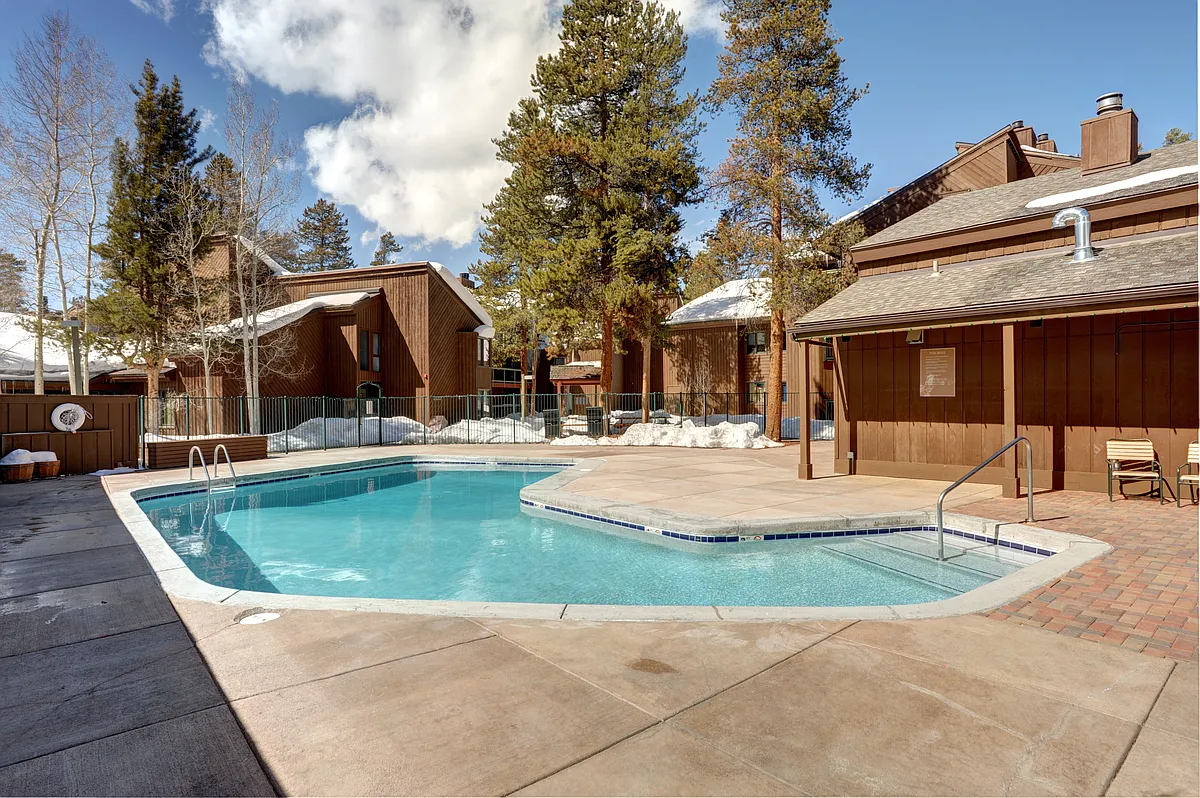 Building Photo - 373 Wild Irishman Rd #1089