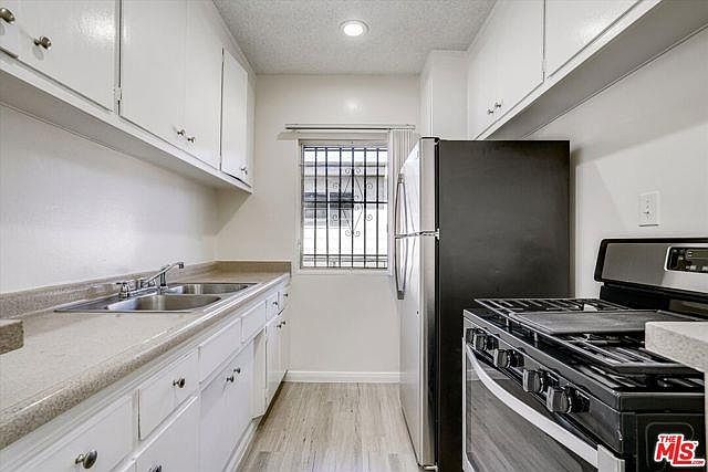1st image of 1006 N Hudson Ave #1006