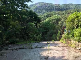 233 E Ashton Rd, Cumberland Gap, TN 37724