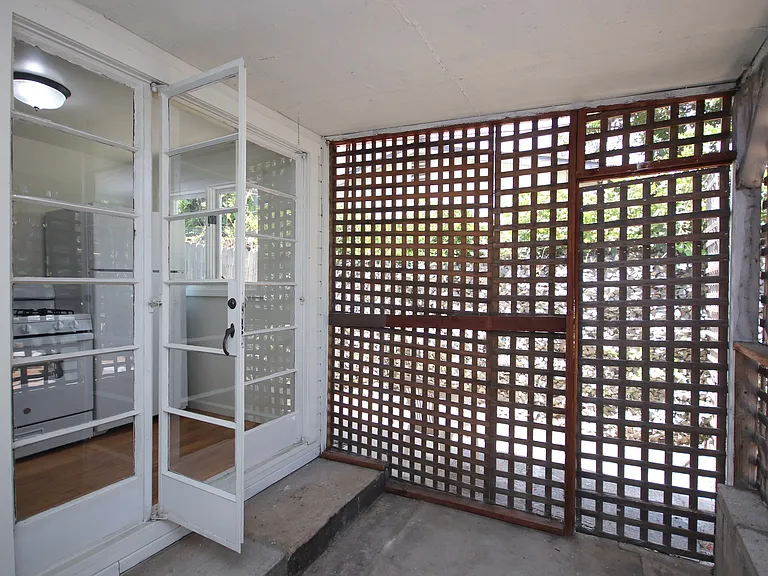 114 S Grand Oaks Ave #120 — Photo 11