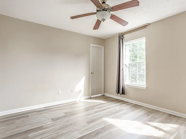 6765 Woodcliff Cir — Photo 21