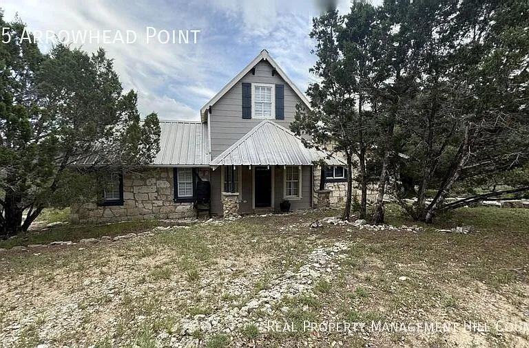 555 Arrowhead Point — Photo 1