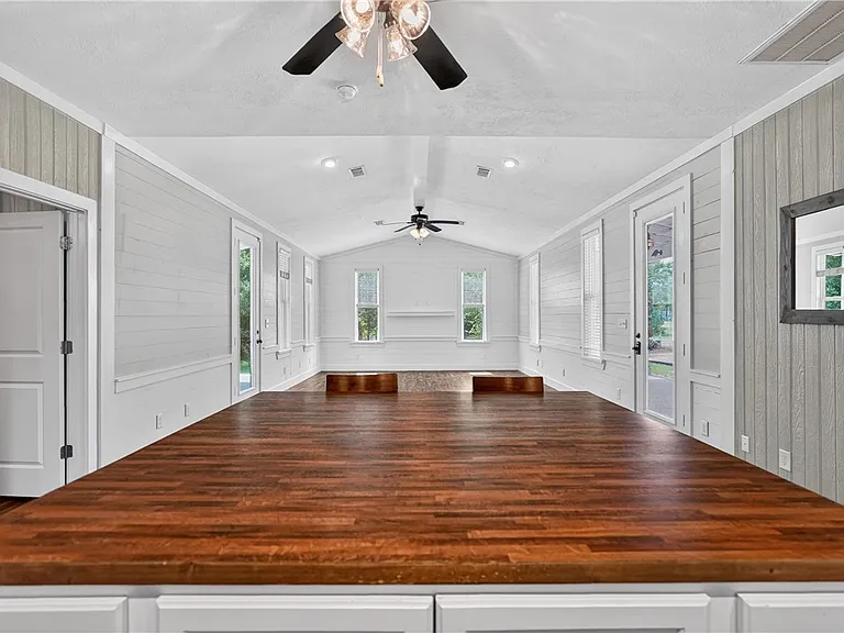 5428 Raymond Stotzer Pkwy — Photo 13