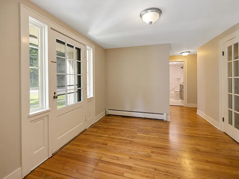 511 E Seneca St #A — Photo 17