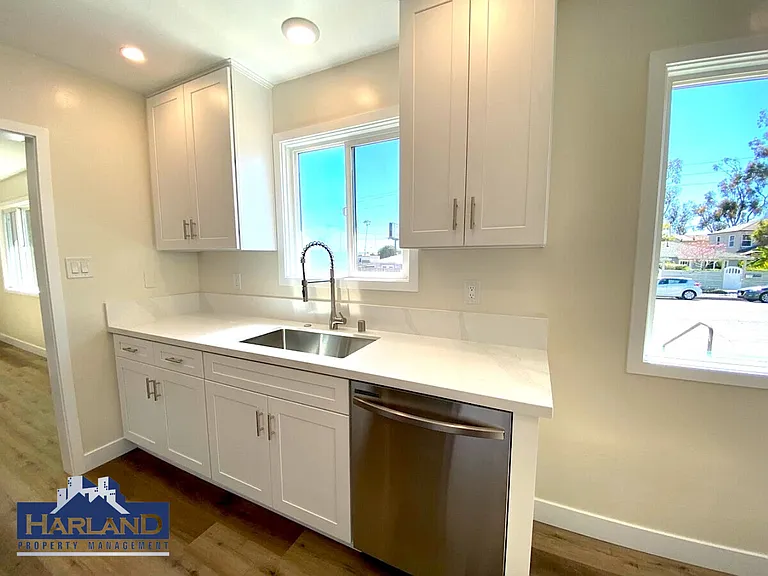 2250-2254 Garnet Ave #2250 — Photo 7