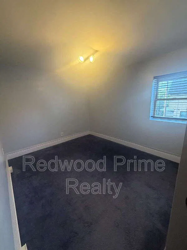 4 bed, 2.0 bath, $1,100 — Photo 4