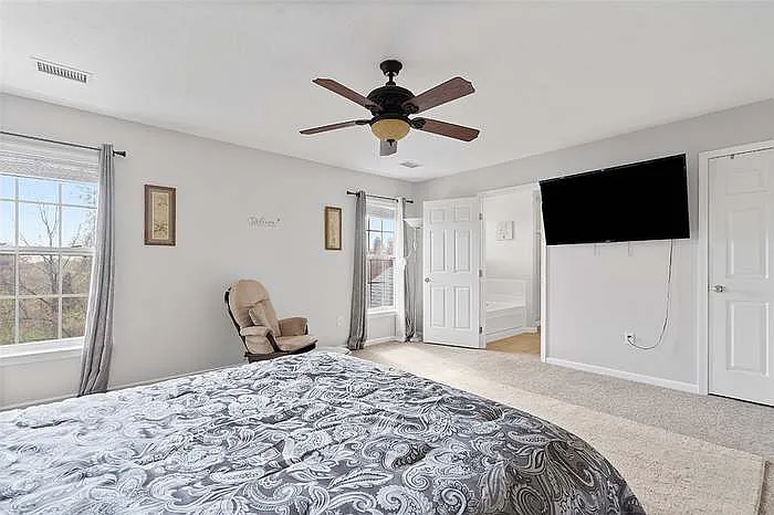 5702 Stockbridge Ct — Photo 19