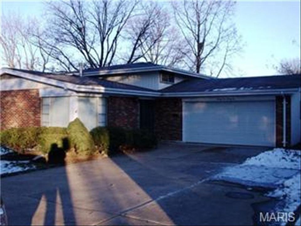 1st image of 2432 Pinehurst Dr