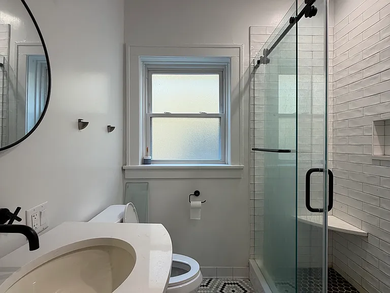 1110 Grove St #2W — Photo 9