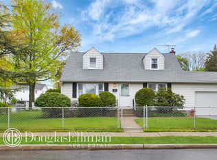 575 Wadleigh Ave, West Hempstead, NY 11552