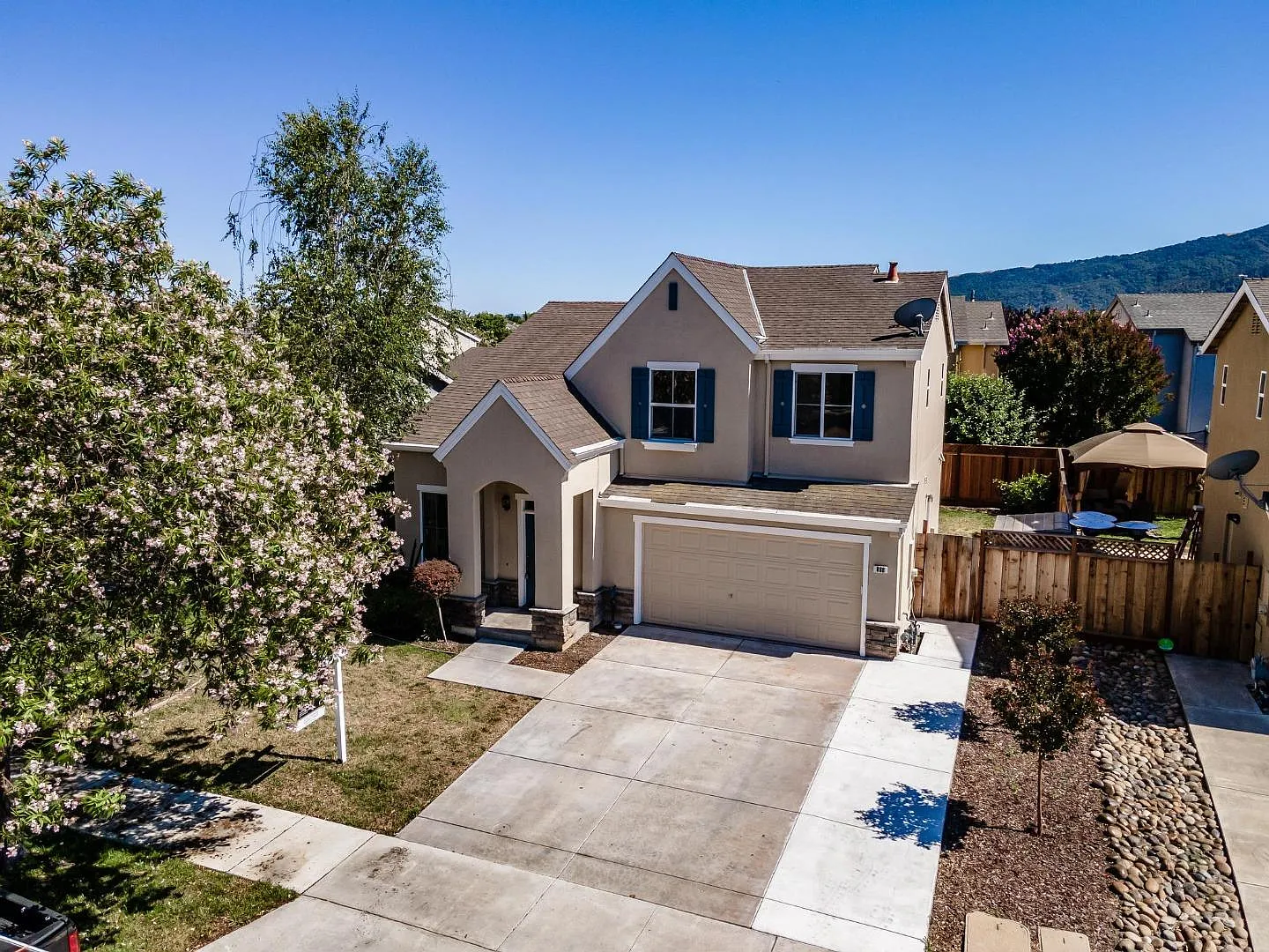 888 Monticelli Dr photo 1