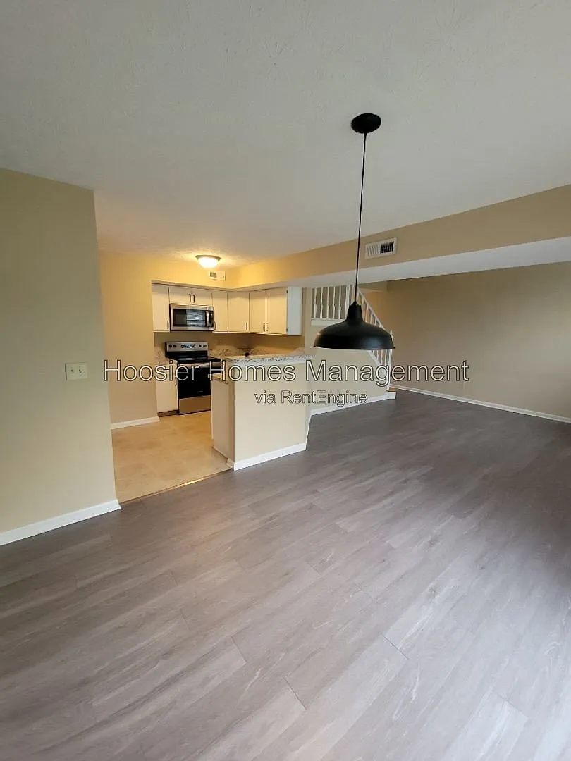 2 bed, 1.5 bath, $1,400 — Photo 4