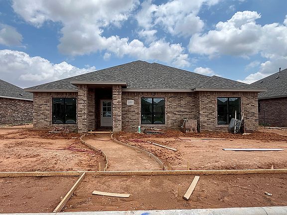 2nd image of 4404 Heritage Oaks Dr