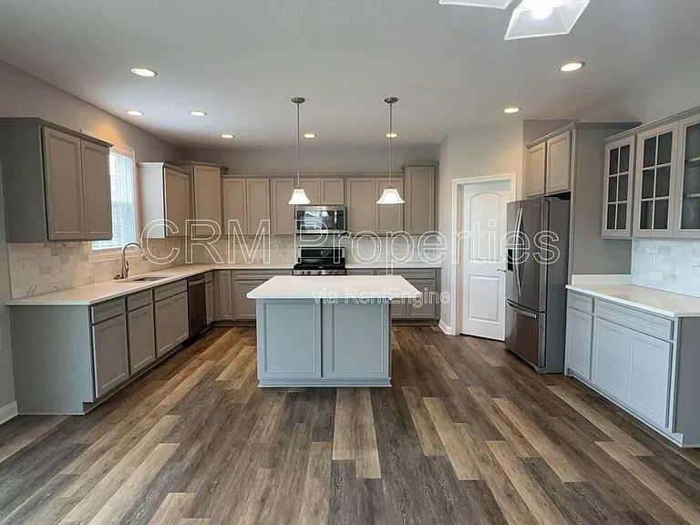 6311 Burgin Dr — Photo 18