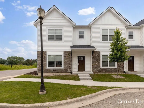 611 Bedford Falls Dr, Sparta, MI 49345