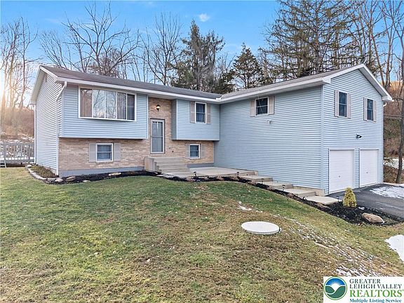 2nd image of 3006 Beddall St
