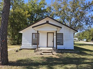 1707 N Weaver St, Gainesville, TX 76240