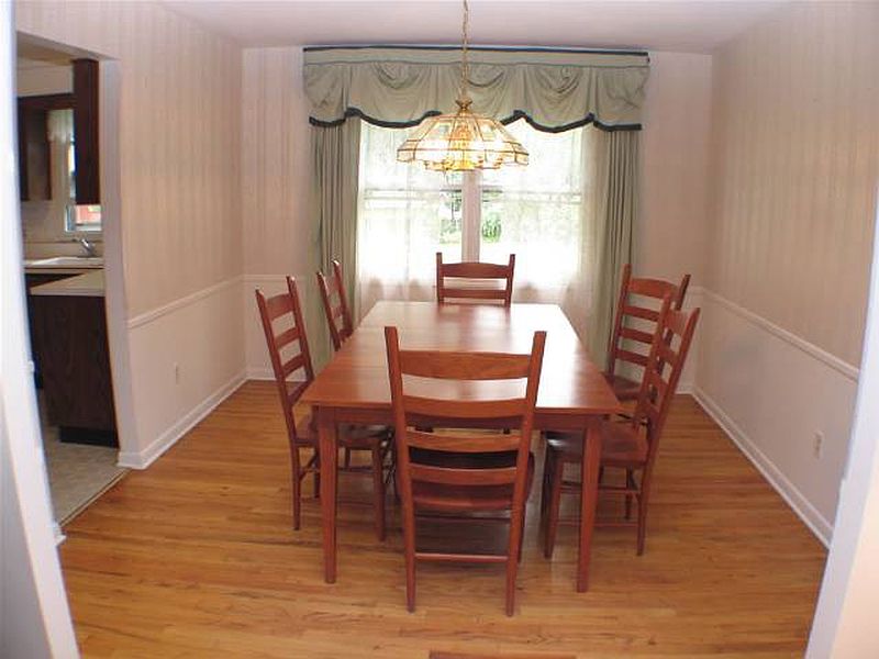 5th image of 36 BENJAMIN Street