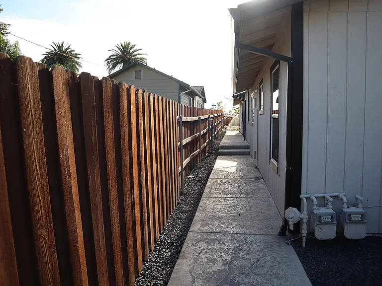 1015 Vernon St #B — Photo 14