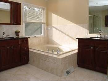 3rd image of 1016 Cuyler Ct