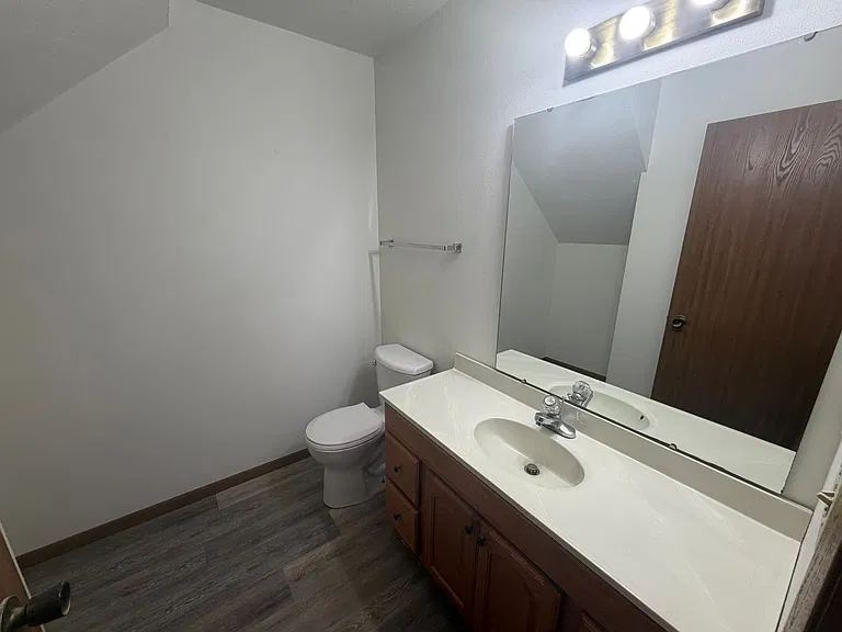 942 Elmwood Ave — Photo 5