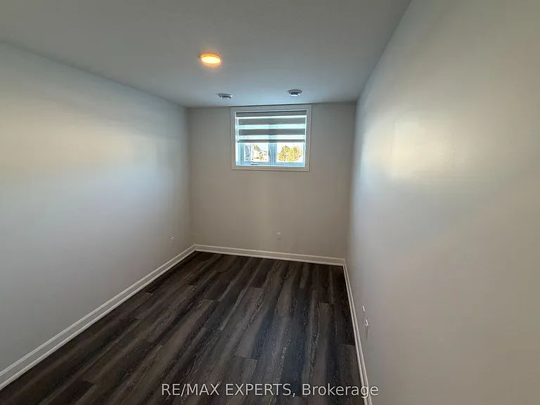 440 Wellington St E — Photo 6
