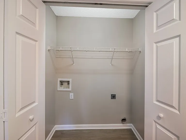 Spring Lake Apartments — Photo 8