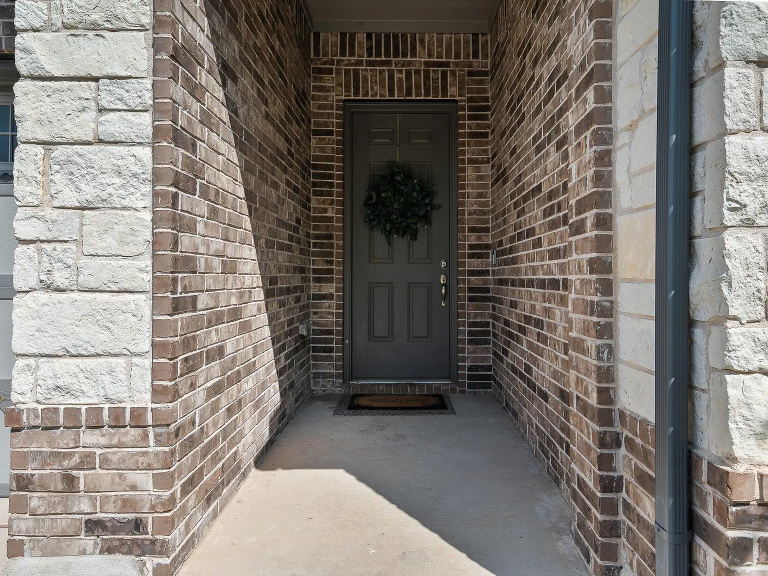 3 bed, 2.0 bath, 1983 sqft, $2,495 — Photo 4
