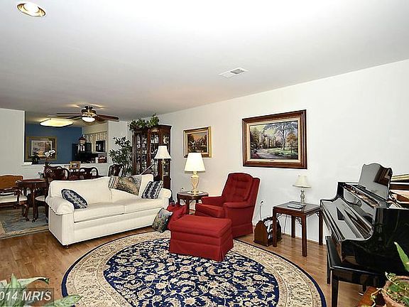 4th image of 5719 Mayfair Manor Dr #104
