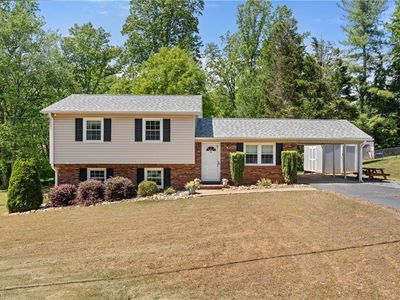 606 Merriweather Dr, King, NC, 27021