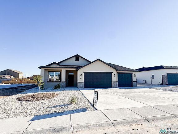 3rd image of 913 Pima Dr