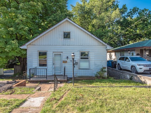 8819 North Ave