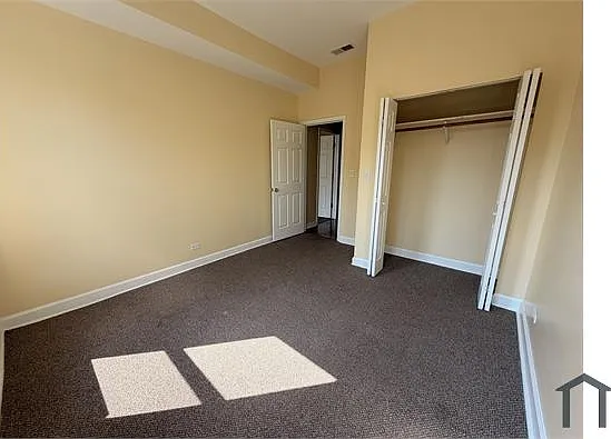 3 bed, $1,800 — Photo 2