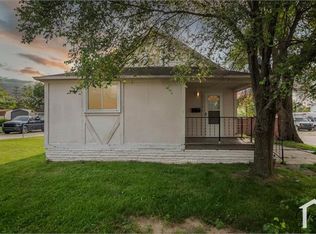 25026 Leach St, Roseville, MI 48066