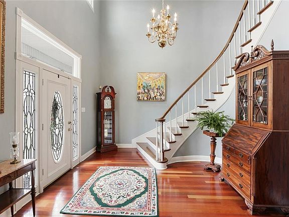 3rd image of 30 Oak Alley Blvd