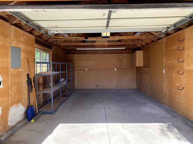 517 Endicott St — Photo 9