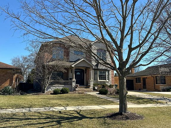 3rd image of 1207 S Linden Ave