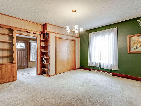 4th image of 404 Cedar St