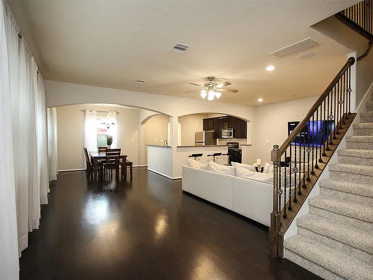 8517 Sunset Loch Dr — Photo 4