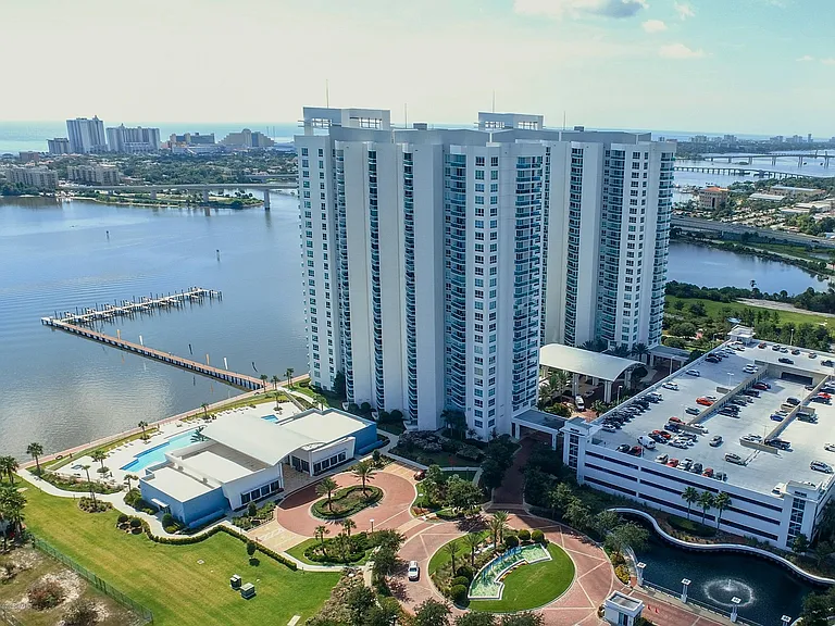 231 Riverside Dr #1006 — Photo 1