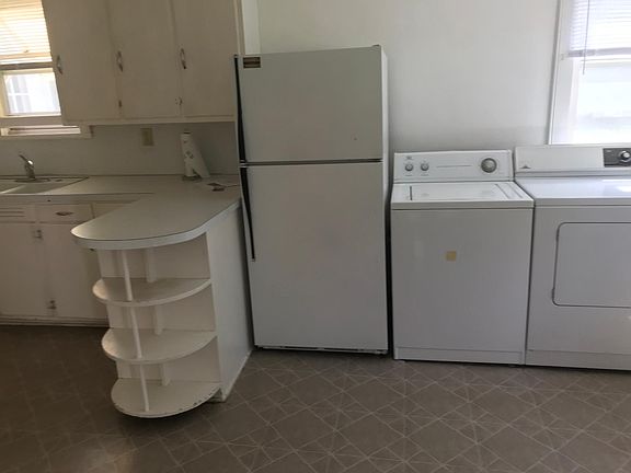 kitchen/laundry