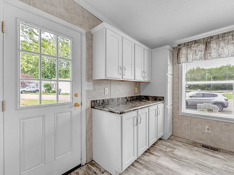 6037 Route 5 — Photo 29